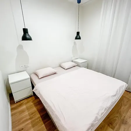 Cozy In Center 아파트
